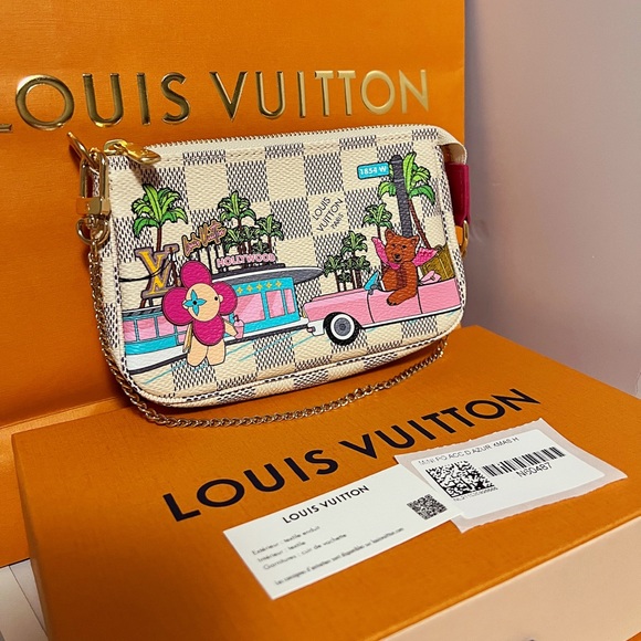 Louis Vuitton Handbags - ‼️S O L D‼️Louis Vuitton Limited Edition Christmas 2021 Damier Azur Pochette